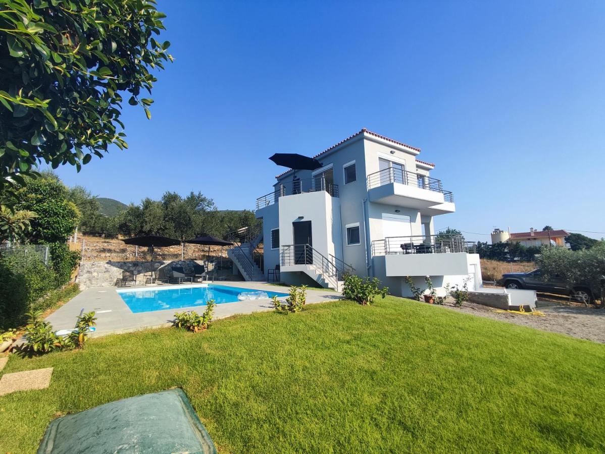 Evilenia Luxury Apartments 칼라마타 외부 사진