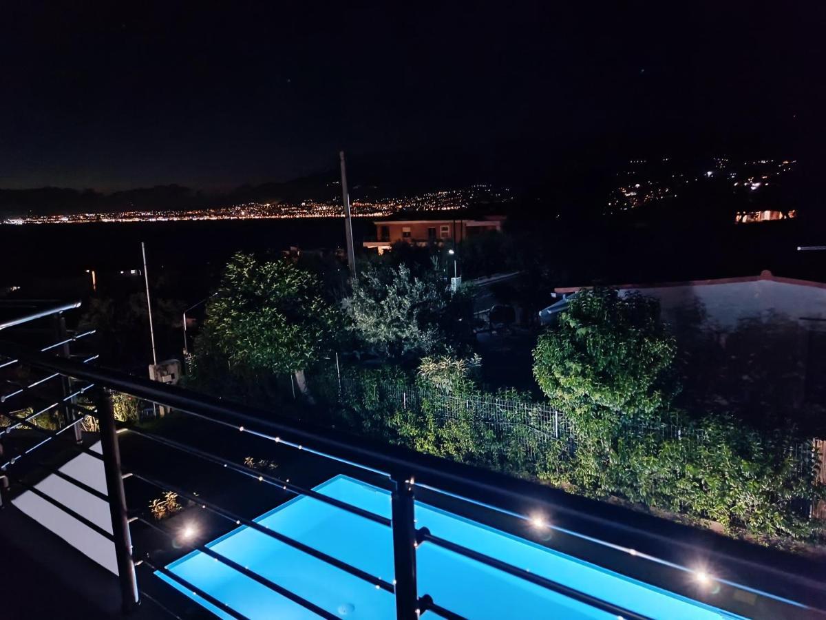 Evilenia Luxury Apartments 칼라마타 외부 사진
